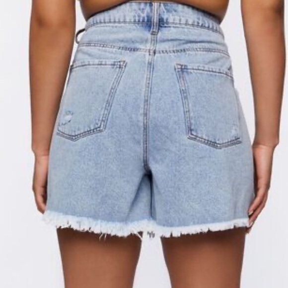 Forever 21 Plus Size Shorts Frayed Denim Mom Shorts 18” NWOT - Picture 10 of 11